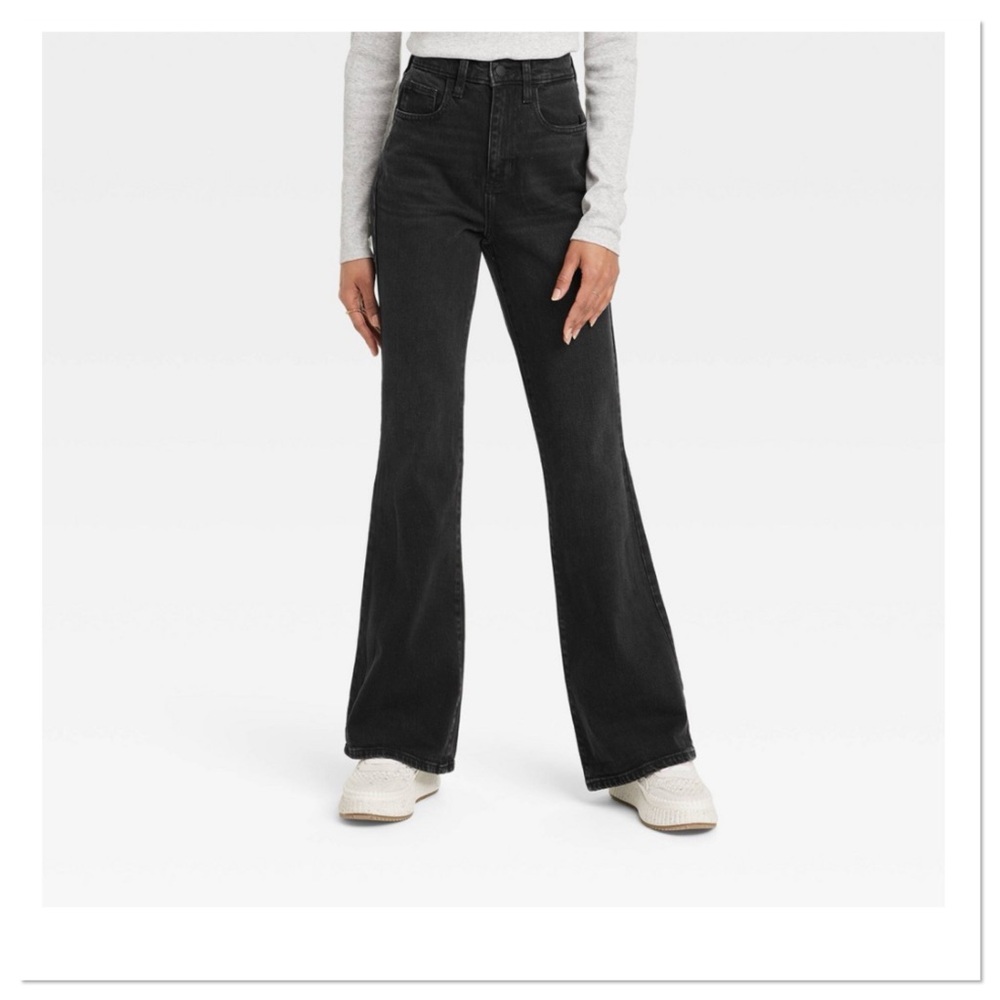 Women’s High Rise Flare Jeans Universal Thread